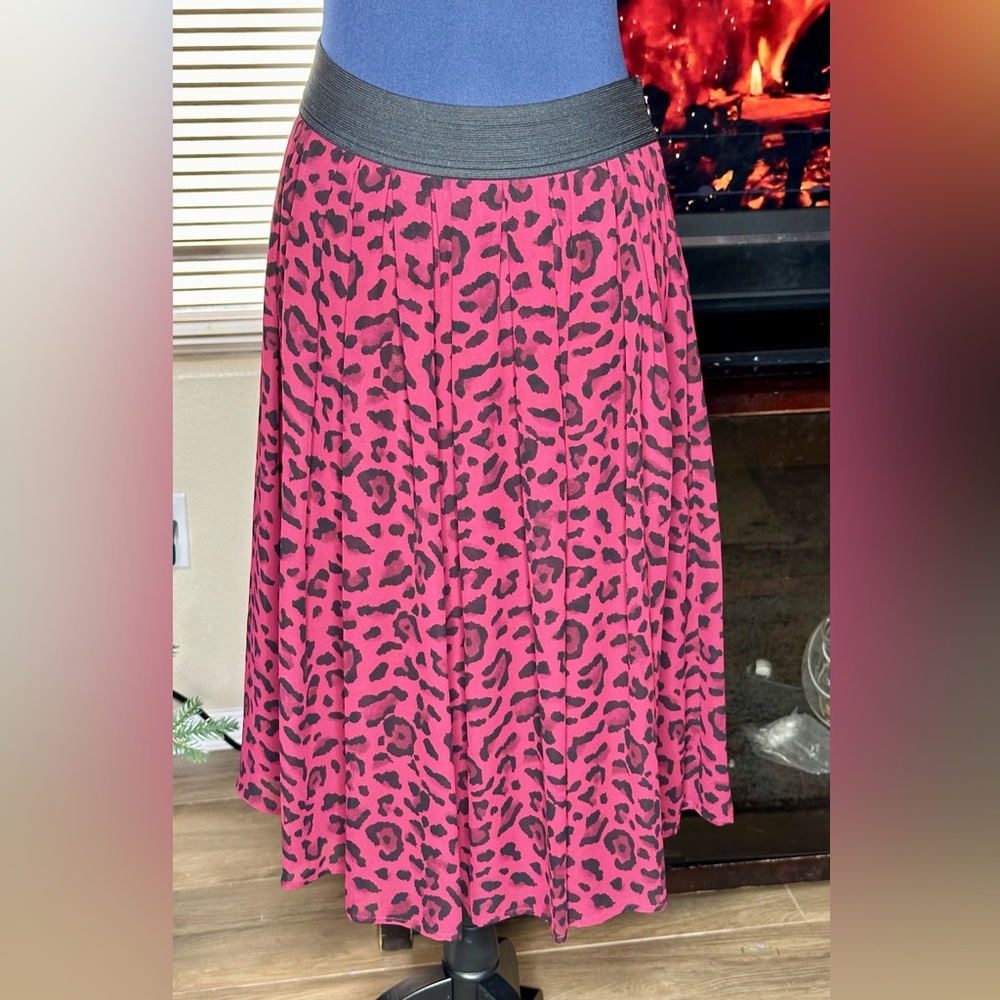 EUC White House Black Market Burgundy & Black Leopard Print Flowy Midi Skirt